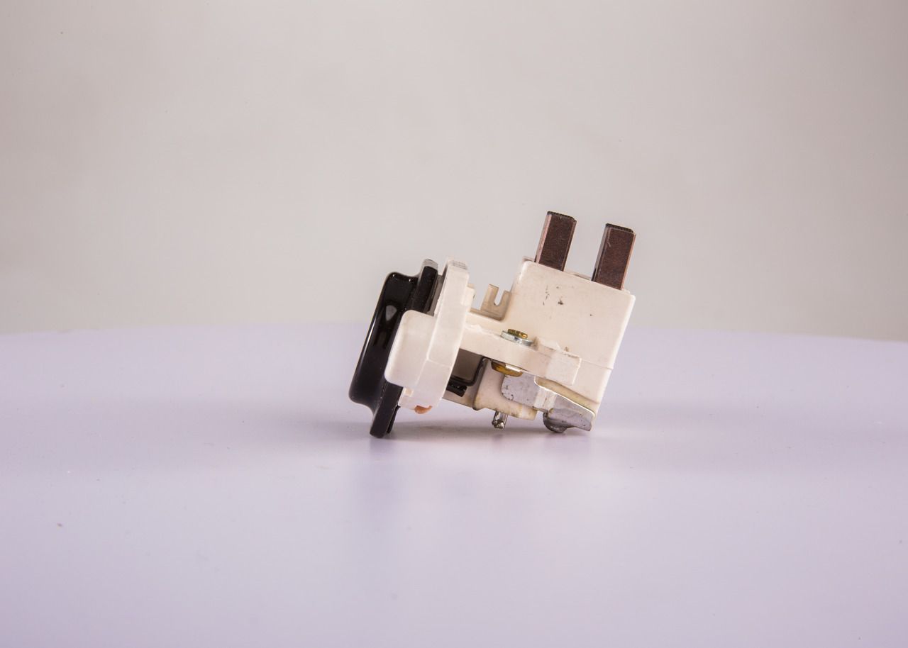 BOSCH 1 197 311 090 - Generatorregler