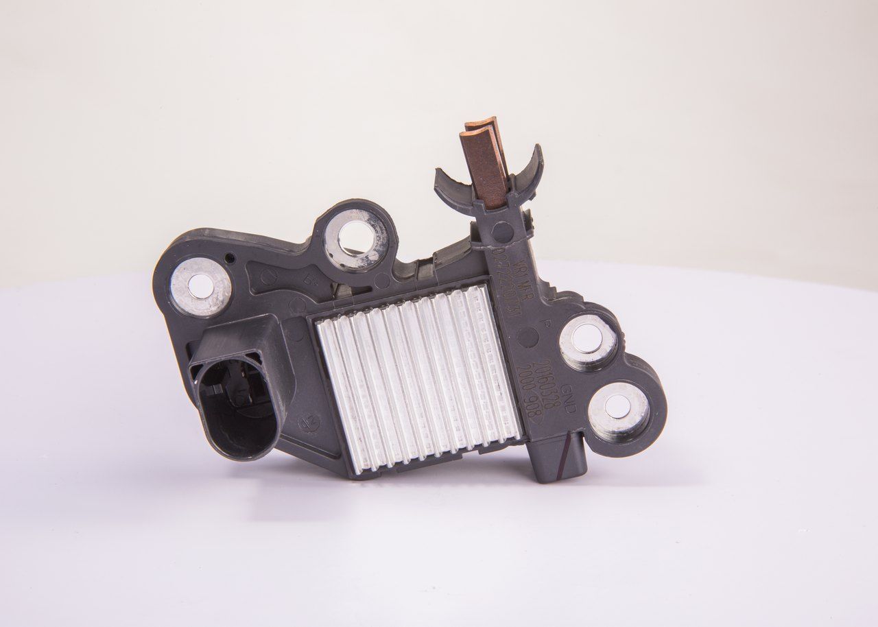 BOSCH 0 272 220 731 - Generatorregler