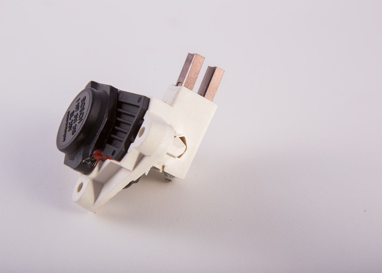 BOSCH 1 197 311 315 - Generatorregler