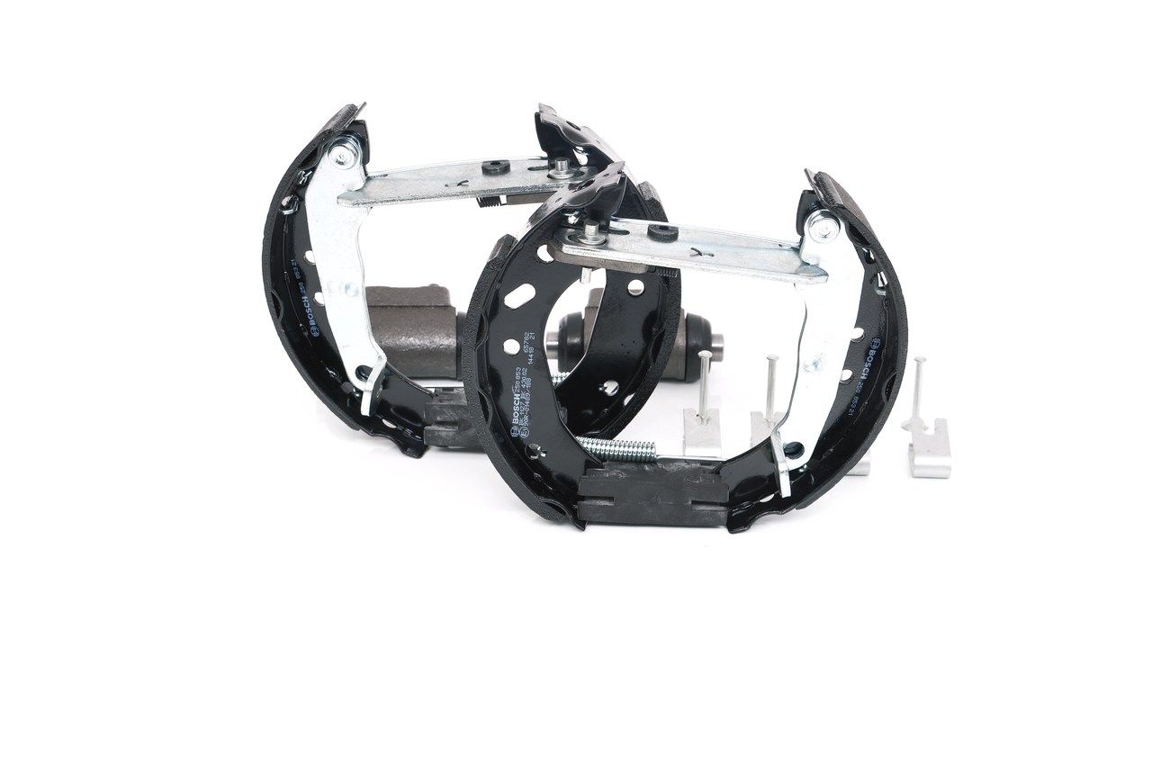 BOSCH 0 204 114 584 - Bremsbackensatz