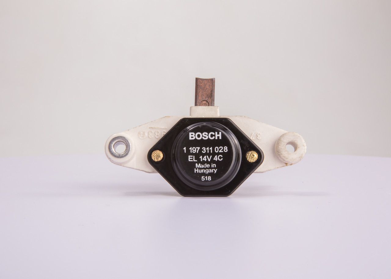 BOSCH 1 197 311 028 - Generatorregler