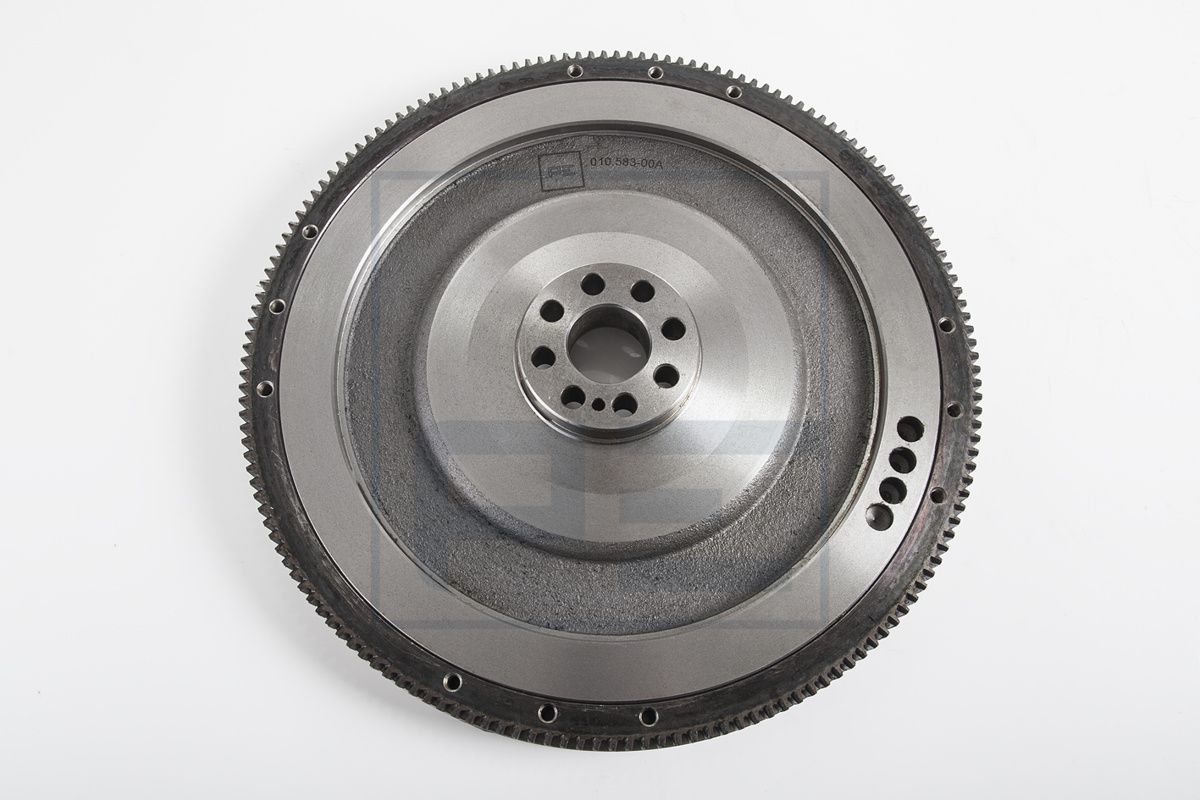 PE Automotive 010.583-00A - Schwungrad