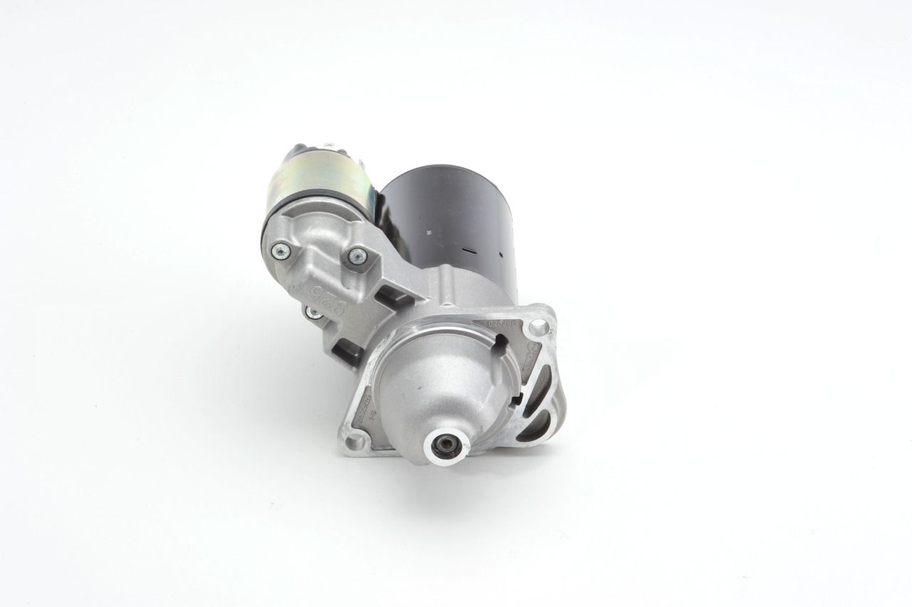 BOSCH 0 001 137 005 - Starter