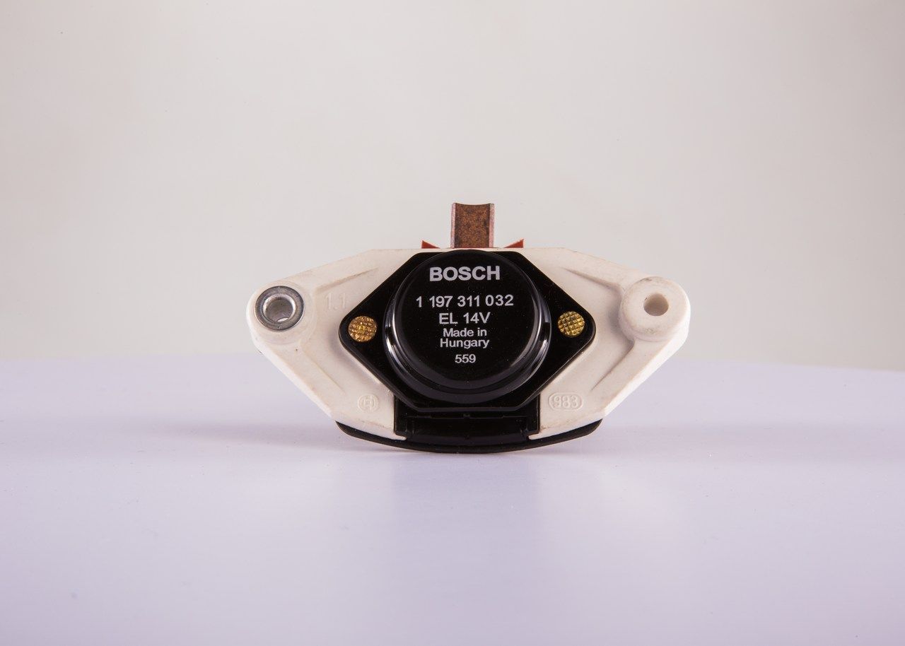 BOSCH 1 197 311 032 - Generatorregler