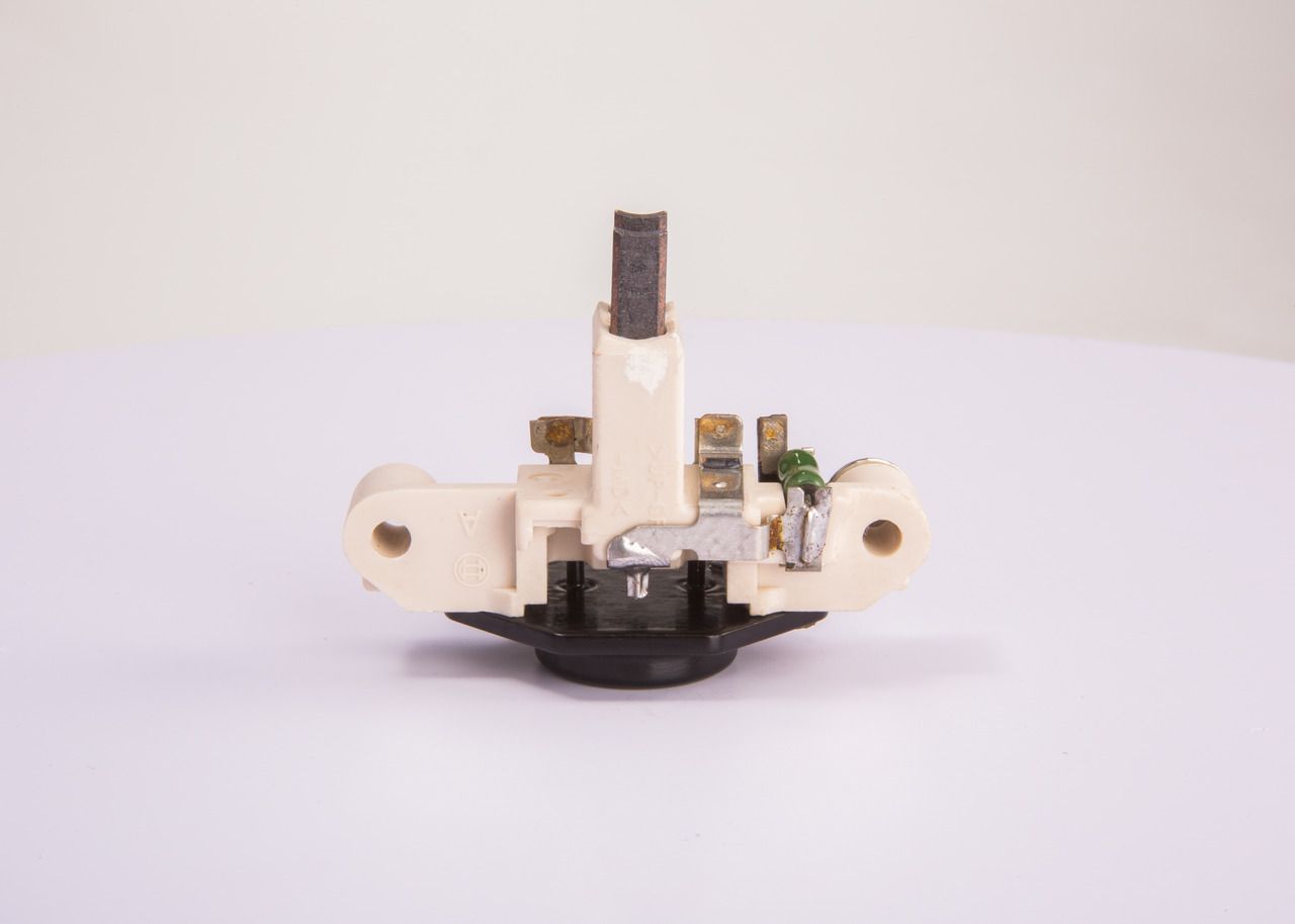 BOSCH 1 197 311 213 - Generatorregler
