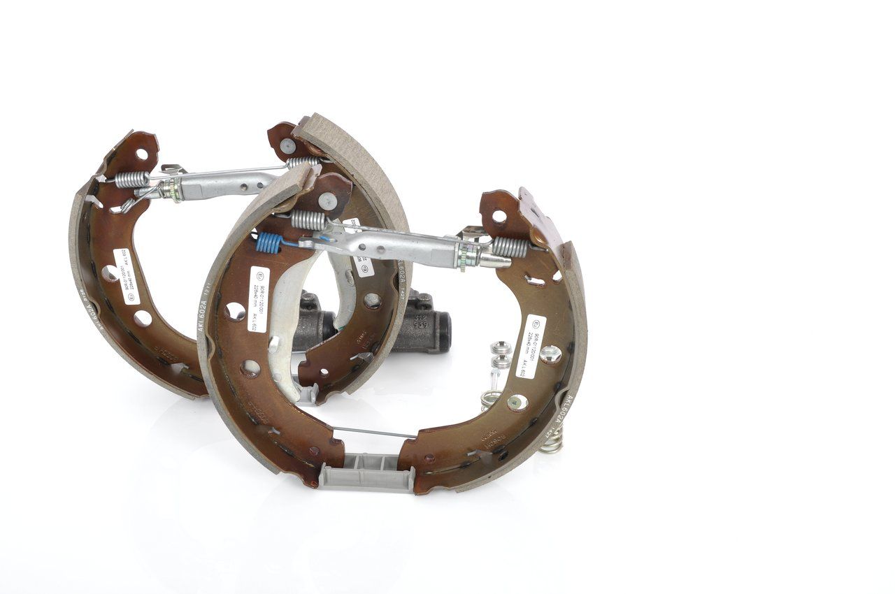 BOSCH 0 204 114 032 - Bremsbackensatz