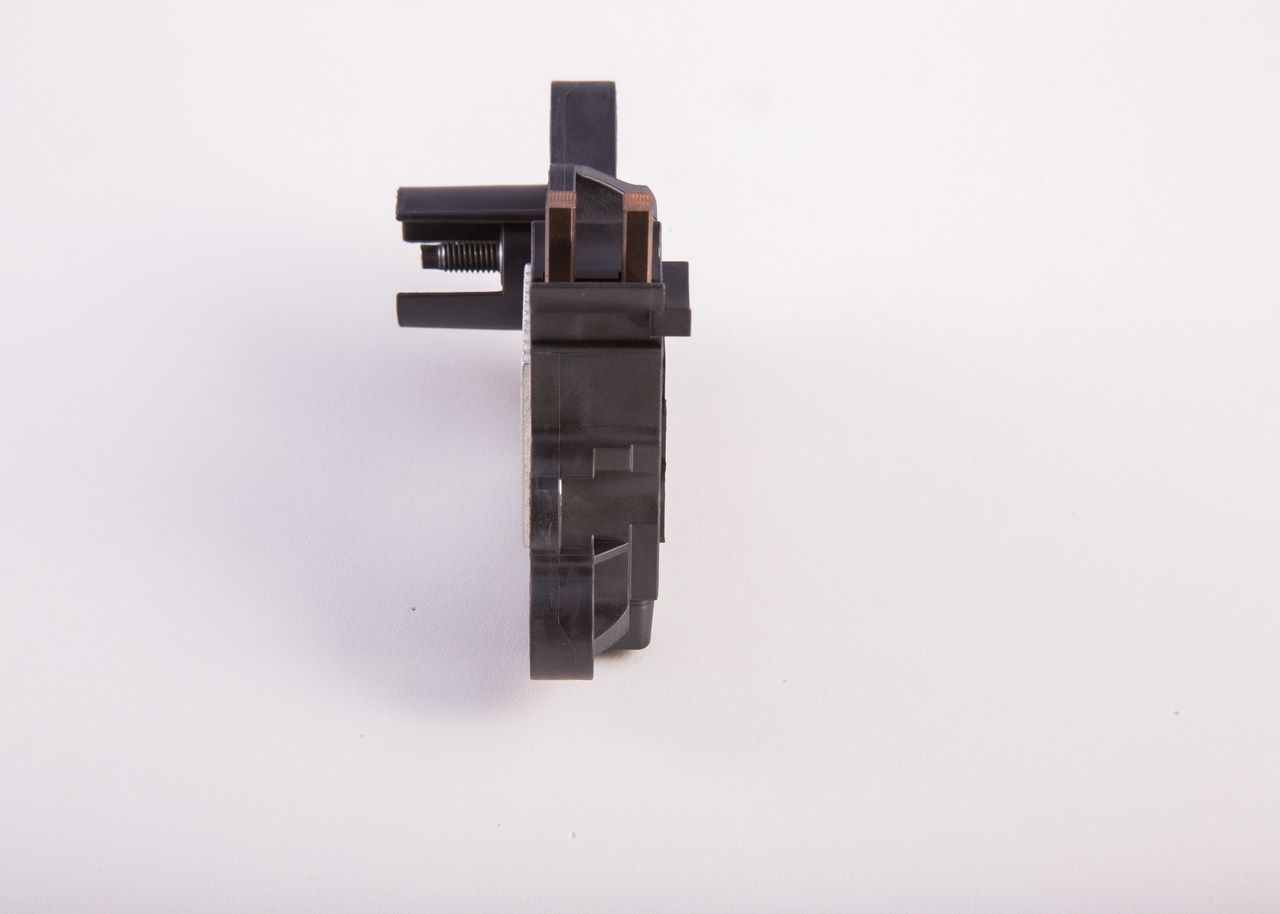 BOSCH 0 272 220 733 - Generatorregler