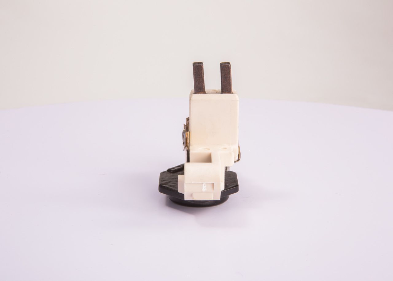 BOSCH 1 197 311 213 - Generatorregler