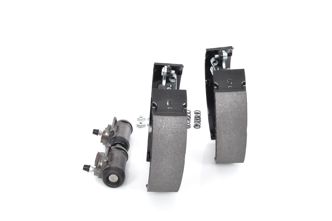 BOSCH 0 204 114 004 - Bremsbackensatz