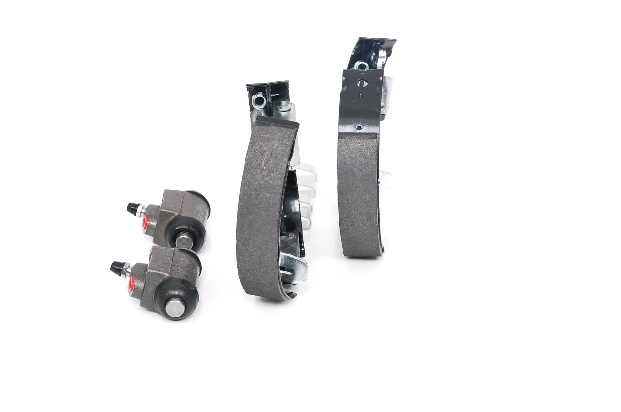 BOSCH 0 204 114 584 - Bremsbackensatz
