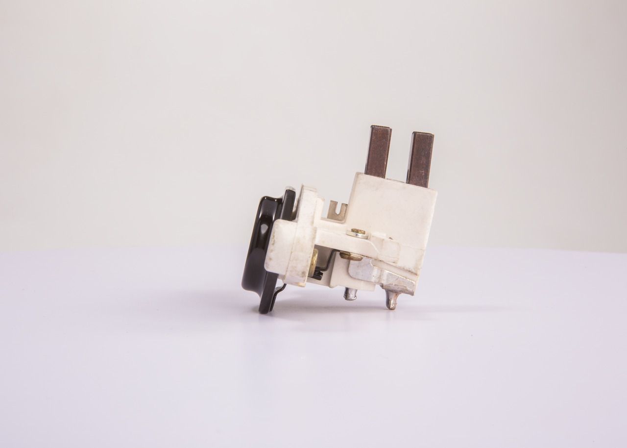 BOSCH 1 197 311 028 - Generatorregler