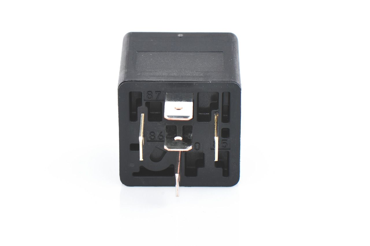 BOSCH 0 332 209 138 - Relais, Arbeitsstrom