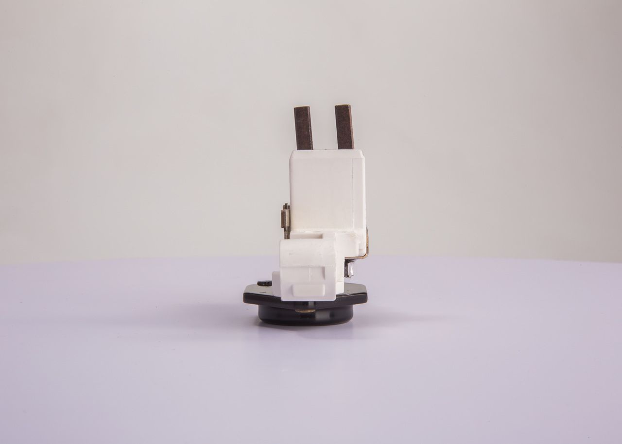 BOSCH 1 197 311 214 - Generatorregler