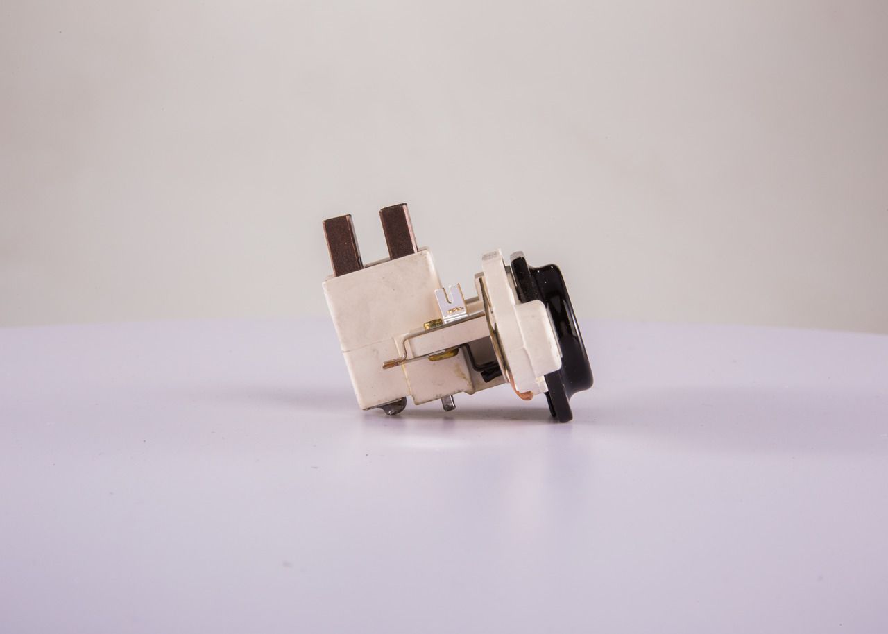BOSCH 1 197 311 090 - Generatorregler