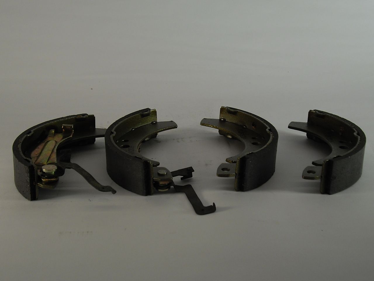 BOSCH 0 986 487 311 - Bremsbackensatz