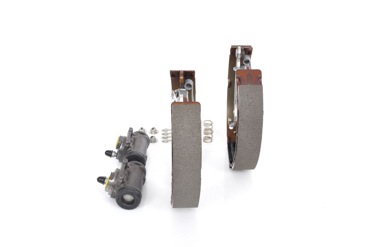BOSCH 0 204 114 128 - Bremsbackensatz