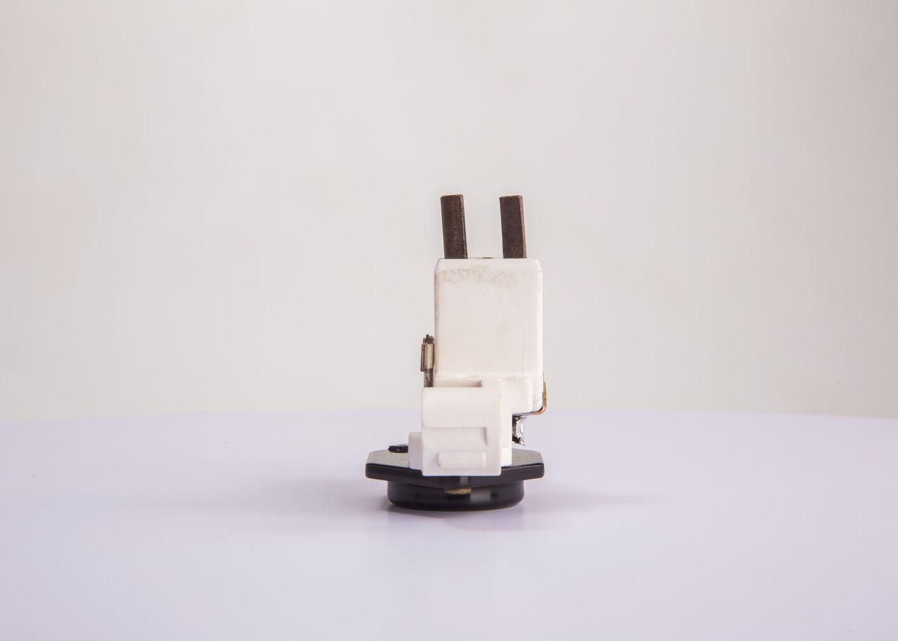 BOSCH 1 197 311 235 - Generatorregler