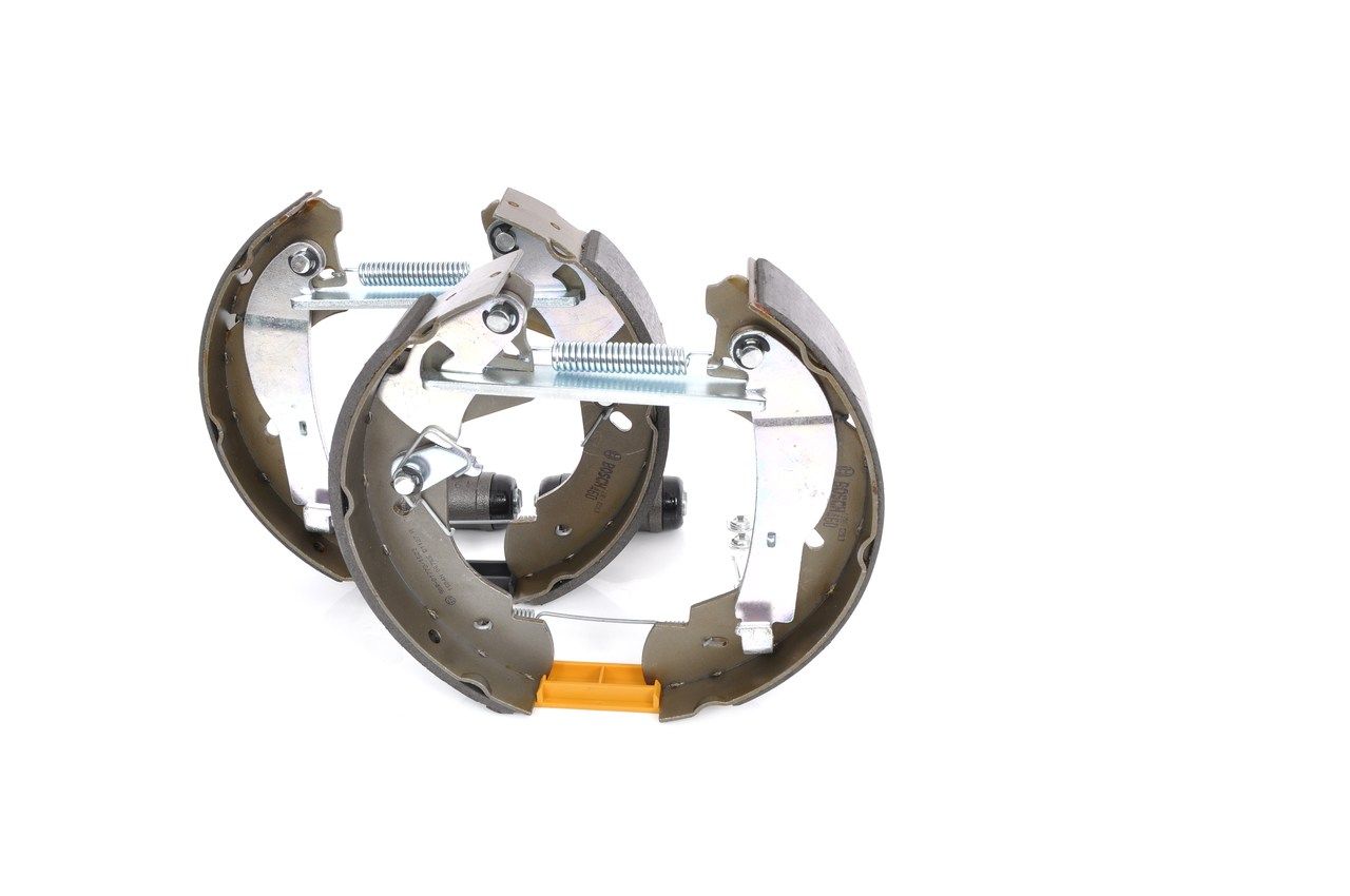 BOSCH 0 204 114 044 - Bremsbackensatz