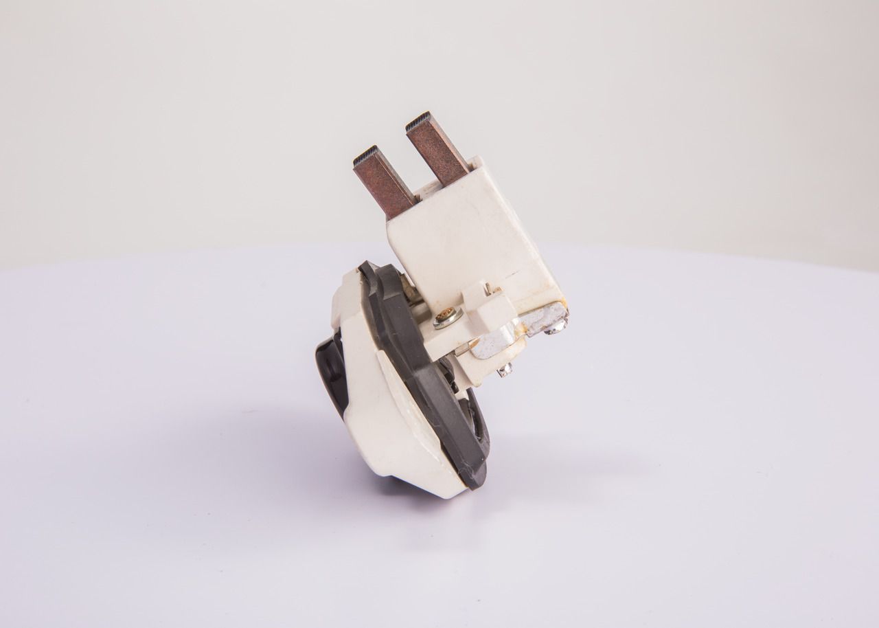 BOSCH 1 197 311 034 - Generatorregler