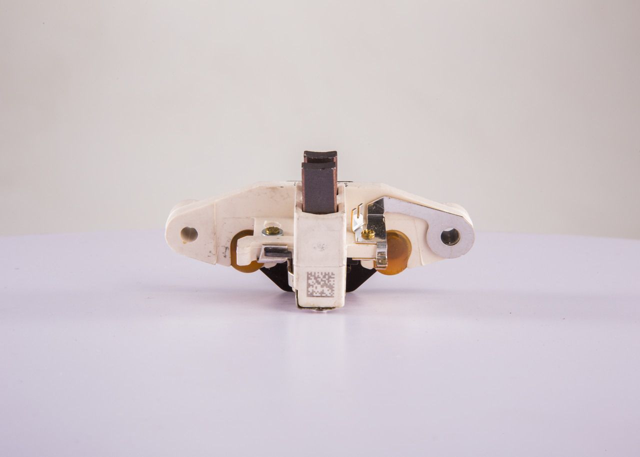 BOSCH 1 197 311 090 - Generatorregler