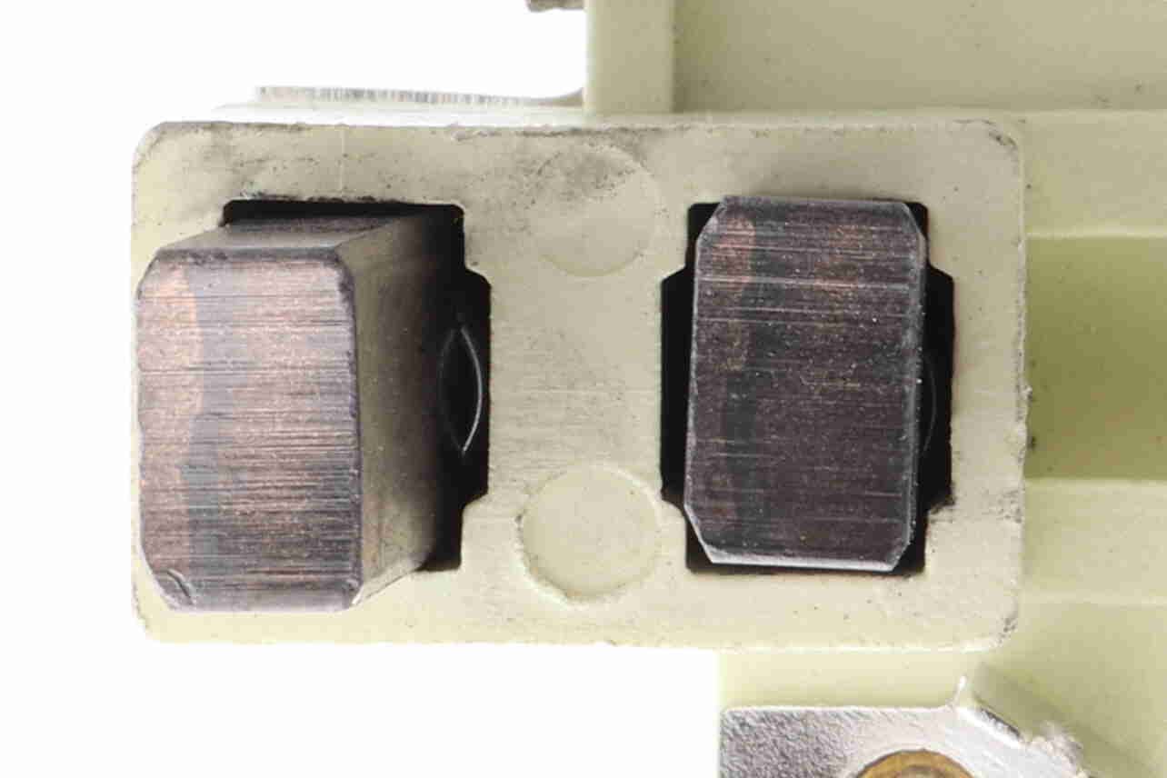 VEMO V10-77-0001 - Generatorregler